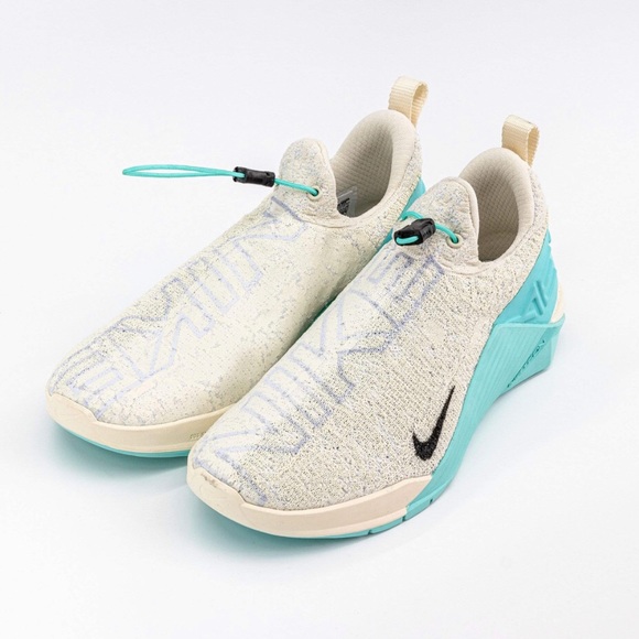 nike react light cream